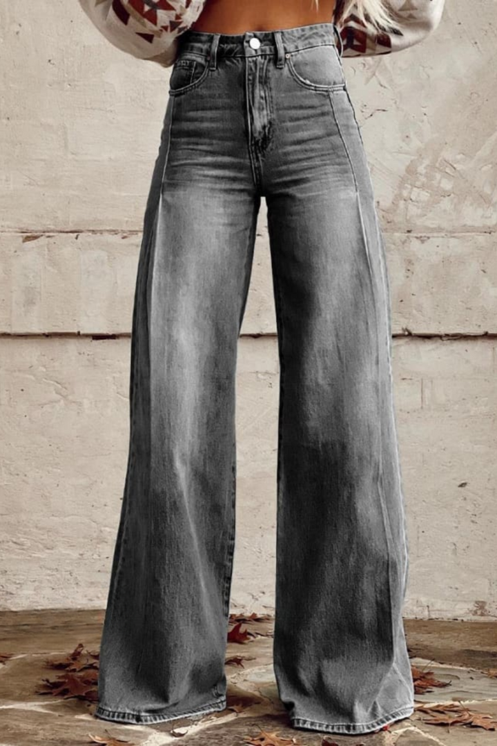 Estela - Loose-Fit Design Jeans